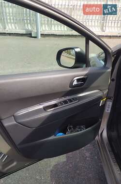 Микровэн Peugeot 5008 2010 в 