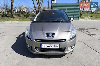 Микровэн Peugeot 5008 2013 в 