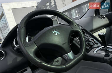 Мікровен Peugeot 5008 2011 в 