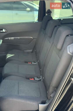 Микровэн Peugeot 5008 2011 в 