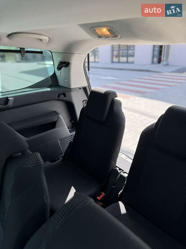 Микровэн Peugeot 5008 2011 в Калуше