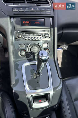 Микровэн Peugeot 5008 2011 в 