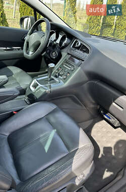 Микровэн Peugeot 5008 2011 в 
