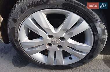 Микровэн Peugeot 5008 2011 в 