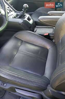 Микровэн Peugeot 5008 2011 в 