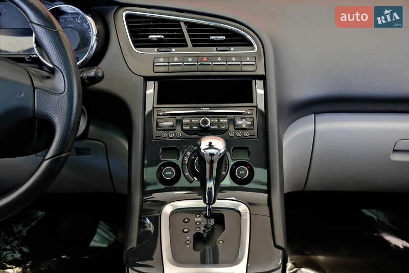 Мікровен Peugeot 5008 2011 в Одесі