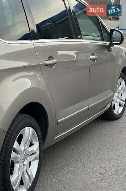 Микровэн Peugeot 5008 2012 в 