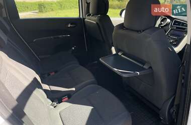 Позашляховик / Кросовер Peugeot 5008 2016 в 