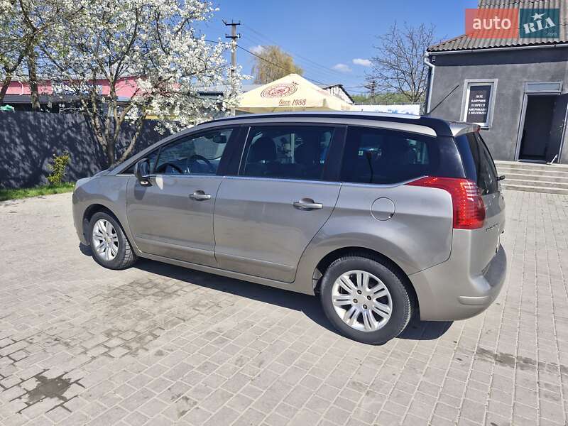 Микровэн Peugeot 5008 2010 в Рогатине