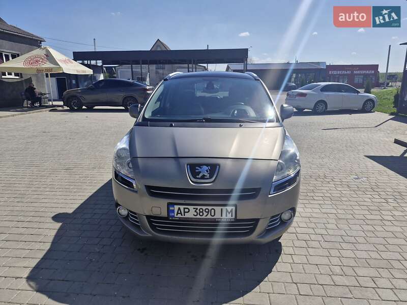 Микровэн Peugeot 5008 2010 в Рогатине