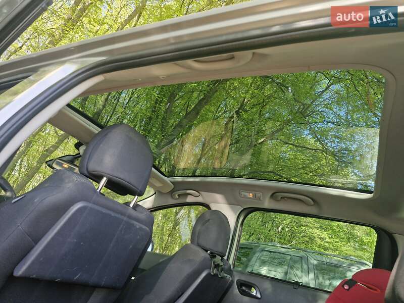 Микровэн Peugeot 5008 2010 в Рогатине