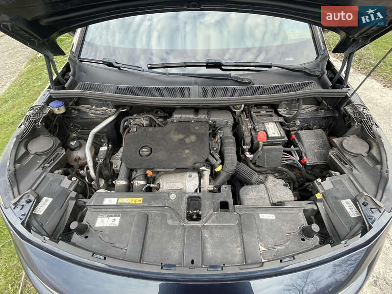 Позашляховик / Кросовер Peugeot 5008 2018 в Переяславі