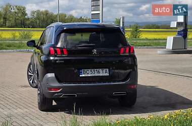 Позашляховик / Кросовер Peugeot 5008 2019 в 