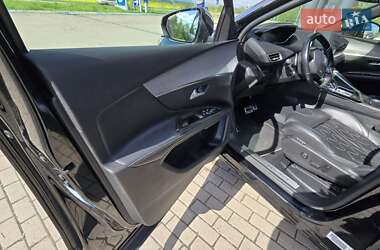 Позашляховик / Кросовер Peugeot 5008 2019 в 