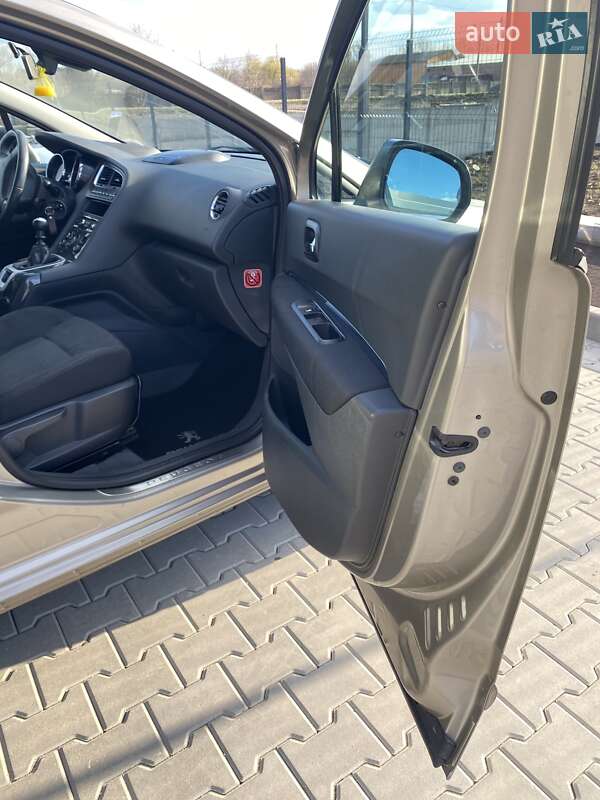 Мікровен Peugeot 5008 2011 в Вінниці