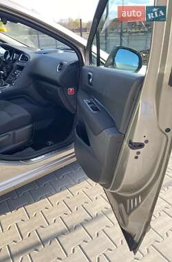 Мікровен Peugeot 5008 2011 в 
