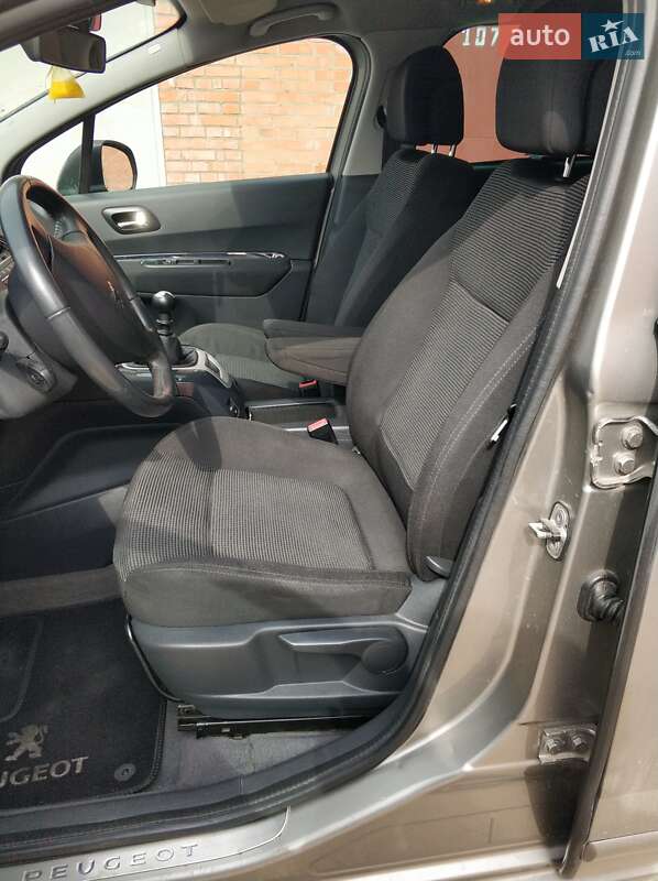 Мікровен Peugeot 5008 2011 в Вінниці