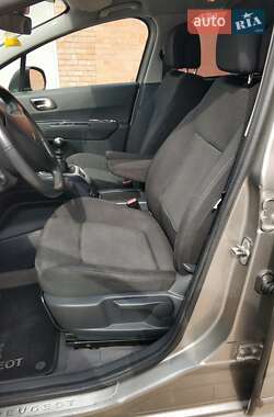 Мікровен Peugeot 5008 2011 в 