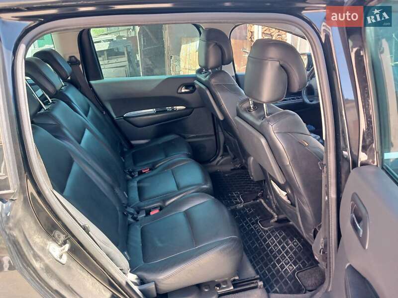 Мікровен Peugeot 5008 2010 в Хоросткові