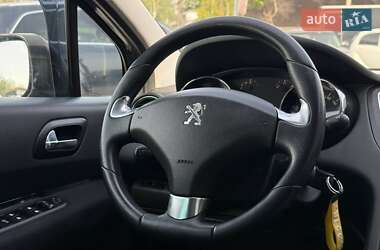 Микровэн Peugeot 5008 2014 в 