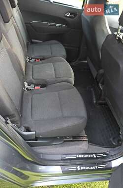 Мікровен Peugeot 5008 2011 в 