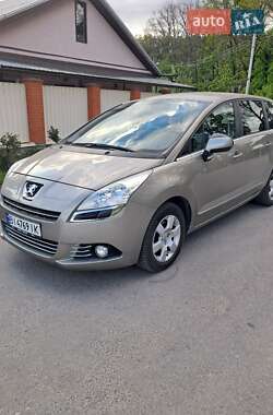 Микровэн Peugeot 5008 2011 в 