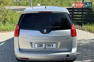Микровэн Peugeot 5008 2012 в 