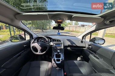 Микровэн Peugeot 5008 2012 в 