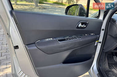 Микровэн Peugeot 5008 2012 в 