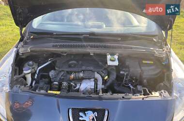 Микровэн Peugeot 5008 2013 в 