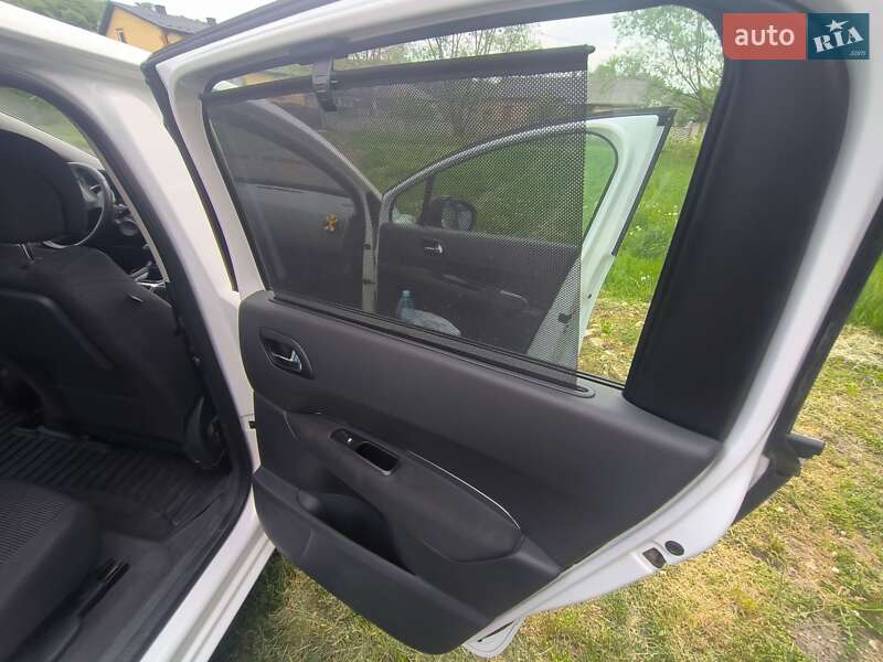 Мікровен Peugeot 5008 2016 в Чернівцях