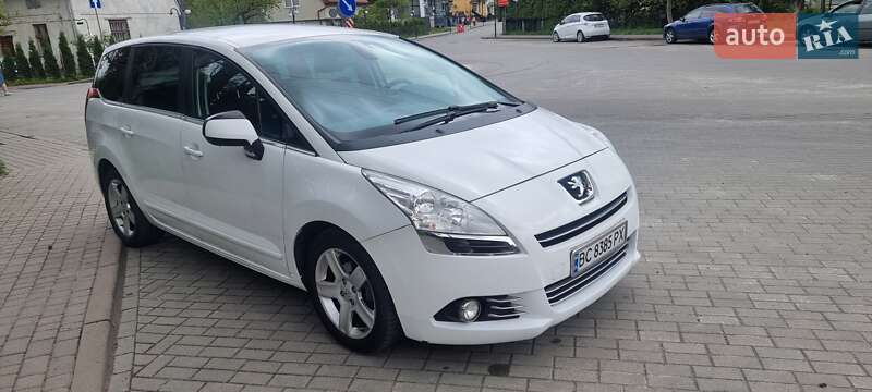 Peugeot 5008 2012