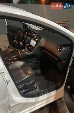 Микровэн Peugeot 5008 2016 в 