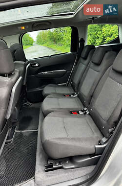 Мікровен Peugeot 5008 2011 в 