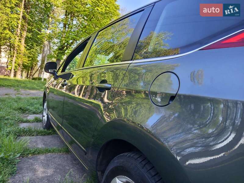 Мікровен Peugeot 5008 2010 в Чернівцях