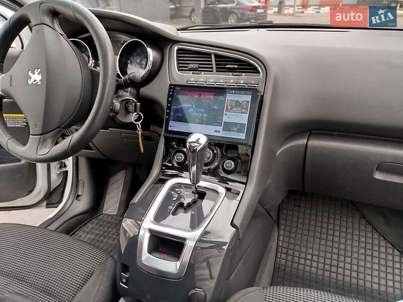 Мікровен Peugeot 5008 2010 в Львові