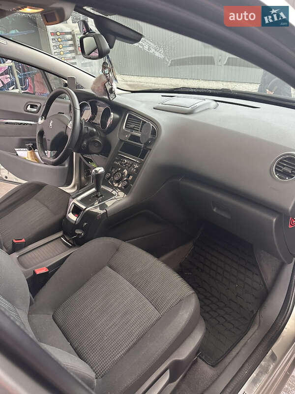 Микровэн Peugeot 5008 2013 в Ивано-Франковске