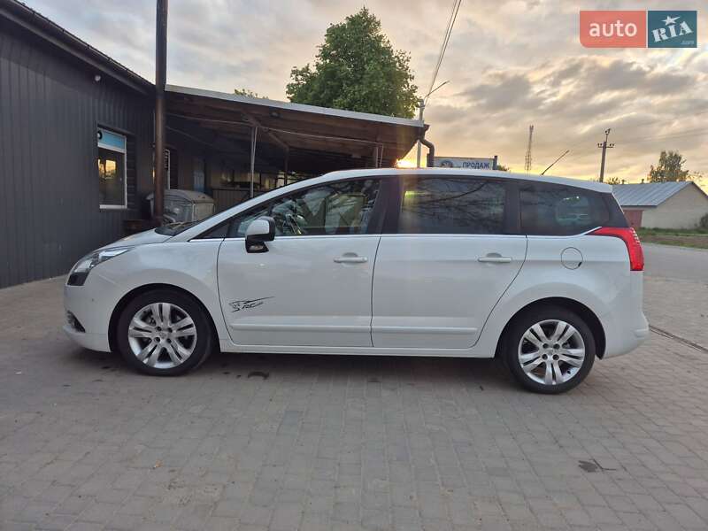 Мікровен Peugeot 5008 2011 в Млиніві