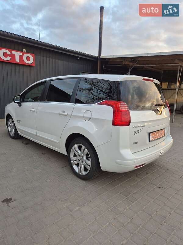 Мікровен Peugeot 5008 2011 в Млиніві