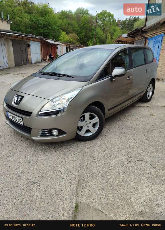 Мікровен Peugeot 5008 2011 в Києві