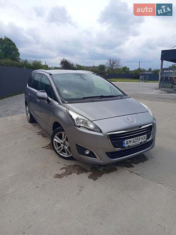 Микровэн Peugeot 5008 2014 в 