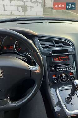Микровэн Peugeot 5008 2014 в 