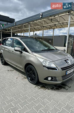 Микровэн Peugeot 5008 2010 в Львове