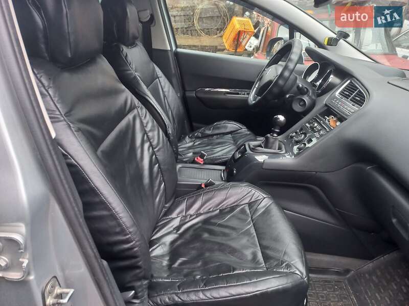 Микровэн Peugeot 5008 2010 в Днепре