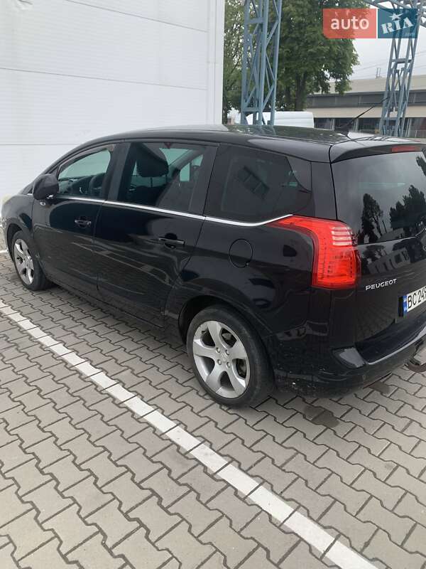 Микровэн Peugeot 5008 2010 в Львове