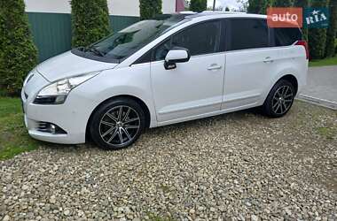Мікровен Peugeot 5008 2012 в Стрию