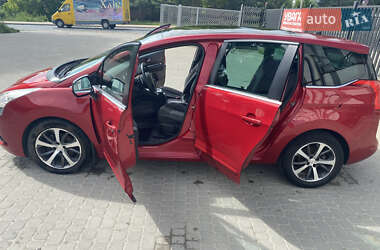 Микровэн Peugeot 5008 2012 в 