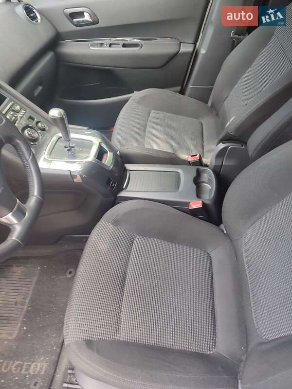 Микровэн Peugeot 5008 2009 в Киеве