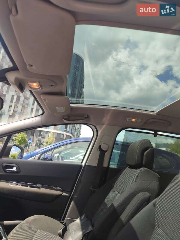 Микровэн Peugeot 5008 2009 в Киеве