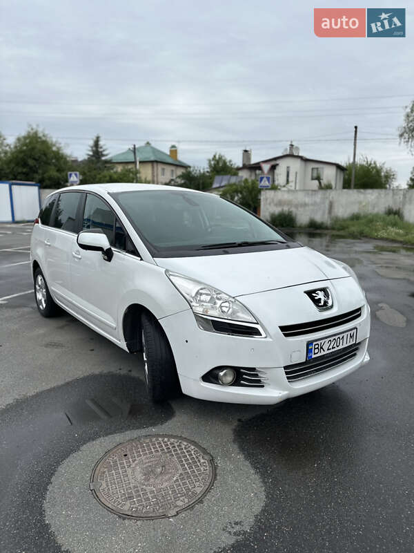 Мікровен Peugeot 5008 2011 в 